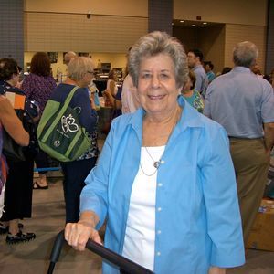 Meet your Posher, Mona